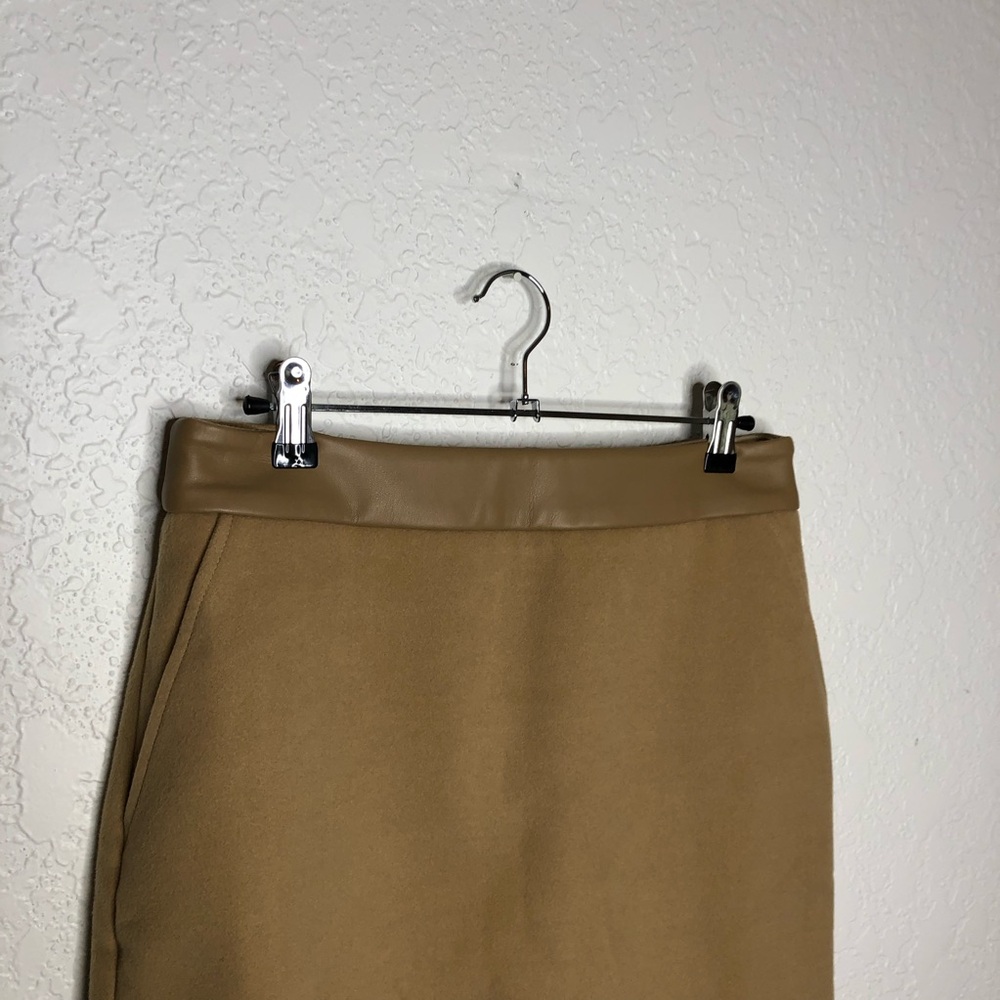 Cabi Heritage camel tan faux leather waist skirt size 4 #8008 - Picture 3 of 16